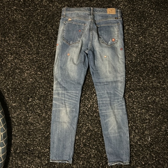 Lucky Brand Bridgette Skinny Floral Embroidered Jeans - Picture 7 of 8